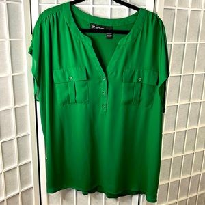 Inc Woman’s Blouse Short Sleeve Top Green Size 3X No Stains or Pulls.
